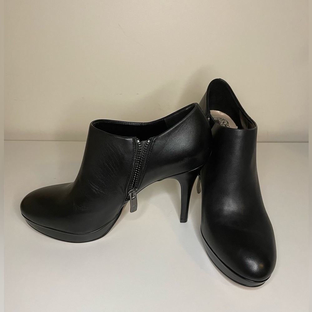 Brand new never worn, Vince Camuto Black leather bootie, size 6.5